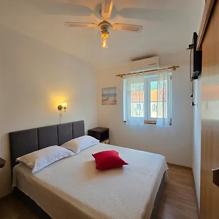 Apartment Rovinjez